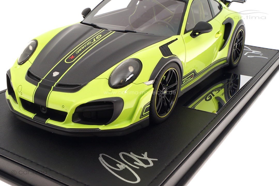TECHART GTstreet R Daphnegrün Originalsignaturen TECHART Gründer Thomas Behringer/Matthias Krauß