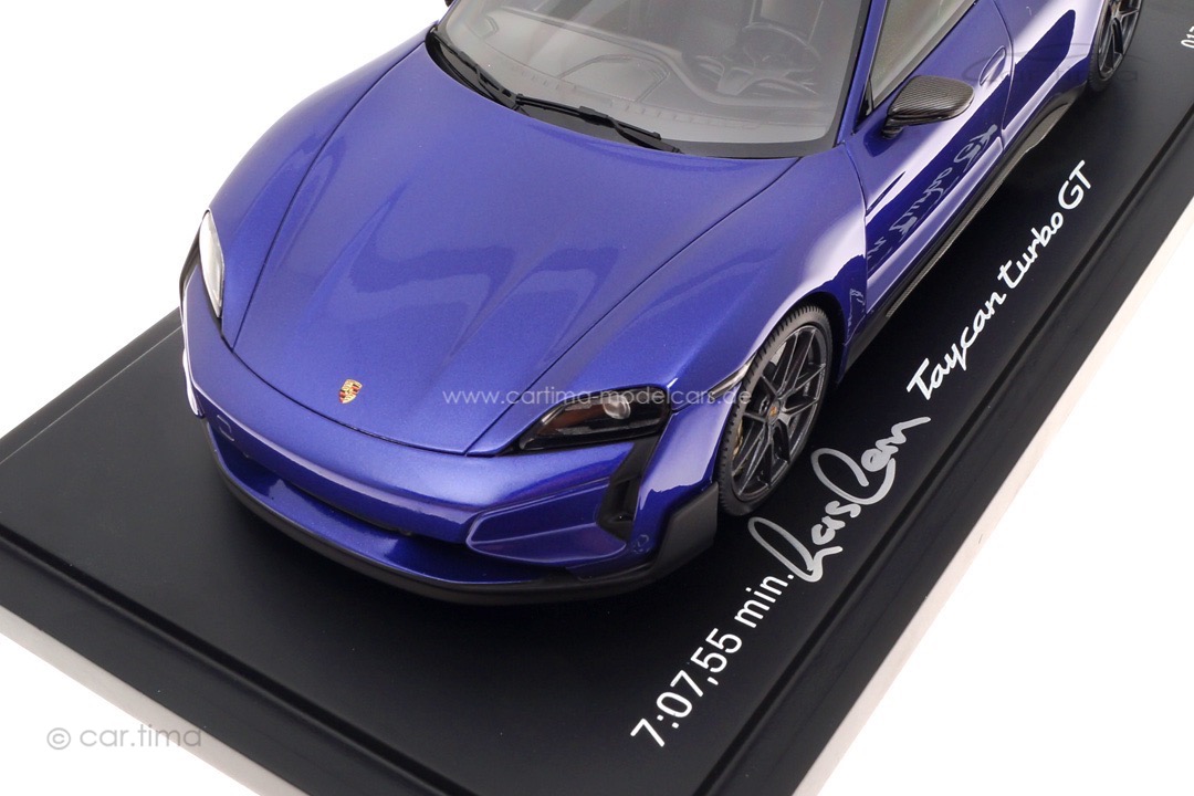 Porsche Taycan Turbo GT Rundenrekord Nordschleife Originalsignatur Lars Kern Minichamps 1:18