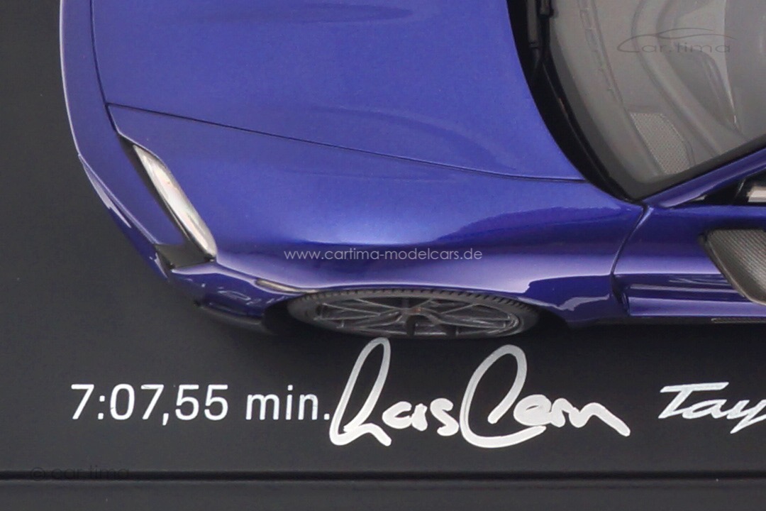 Porsche Taycan Turbo GT Rundenrekord Nordschleife Originalsignatur Lars Kern Minichamps 1:18