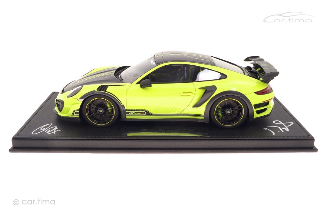 TECHART GTstreet R Daphnegrün Originalsignaturen TECHART Gründer Thomas Behringer/Matthias Krauß